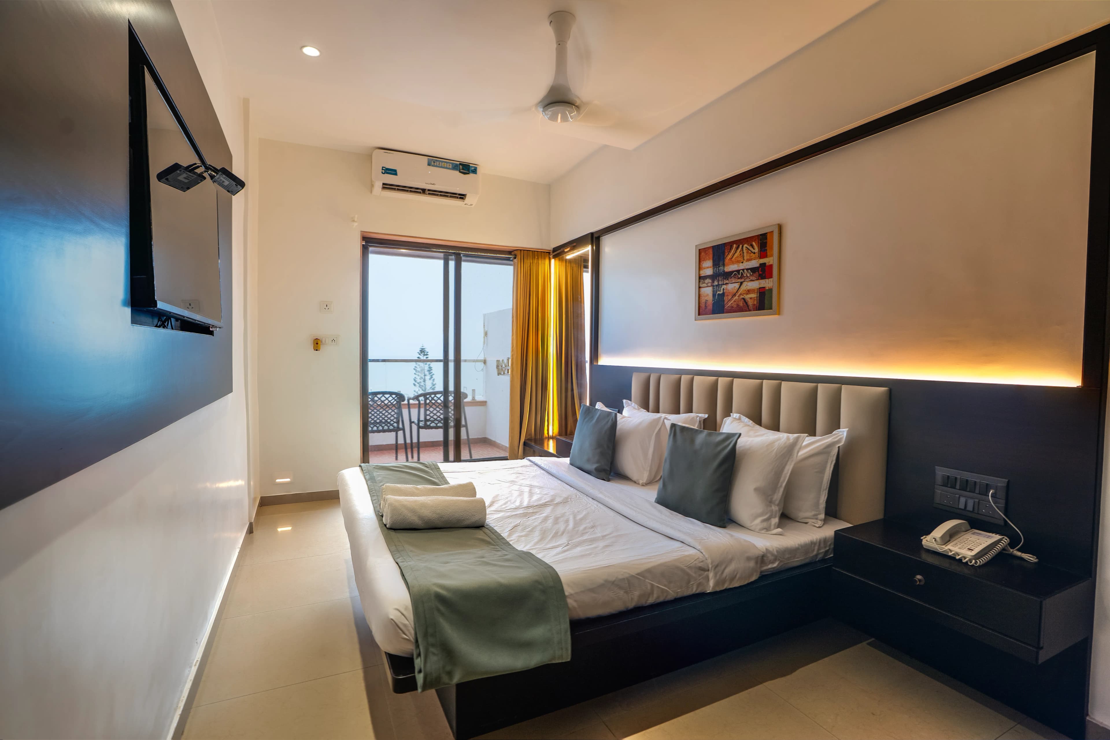 Compact Room